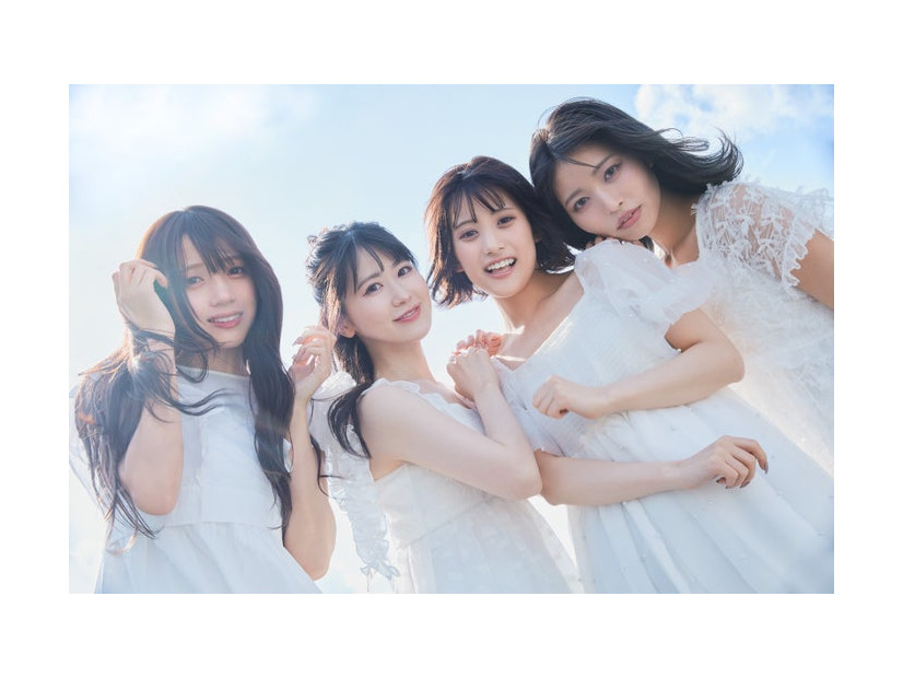 （左から）花宮初奈、花井美春、橘杏咲、松岡美里／撮影：三宮幹史／「天狼群ビジュアルブック（仮）」（講談社／2025年9月24日発売）