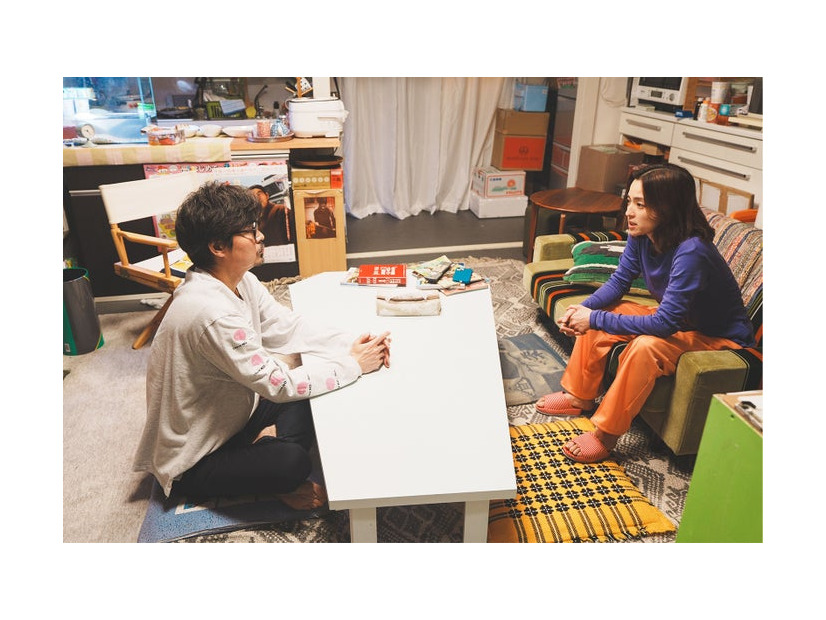 小澤征悦、中村アン「こんばんは、朝山家です。」第1話（C）ABCテレビ