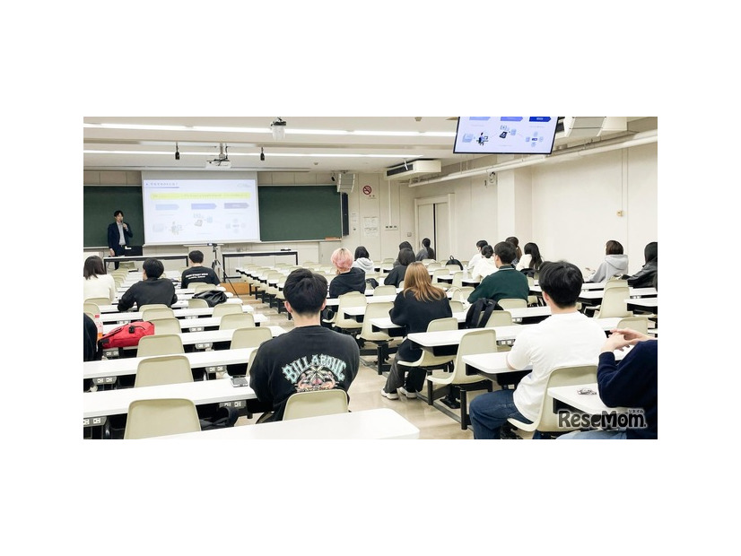 駒澤大学での講義のようす