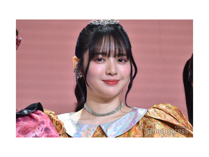 前髪ありの鎮西寿々歌（C）モデルプレス