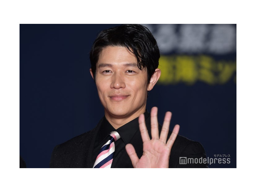 神対応が光る鈴木亮平（C）モデルプレス