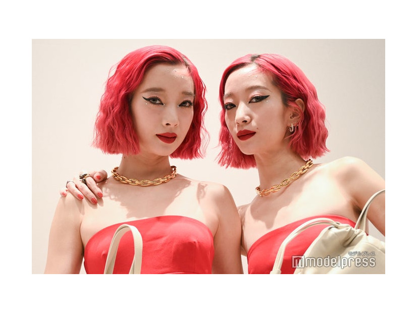 AMI、AYA／AMIAYA（C）モデルプレス