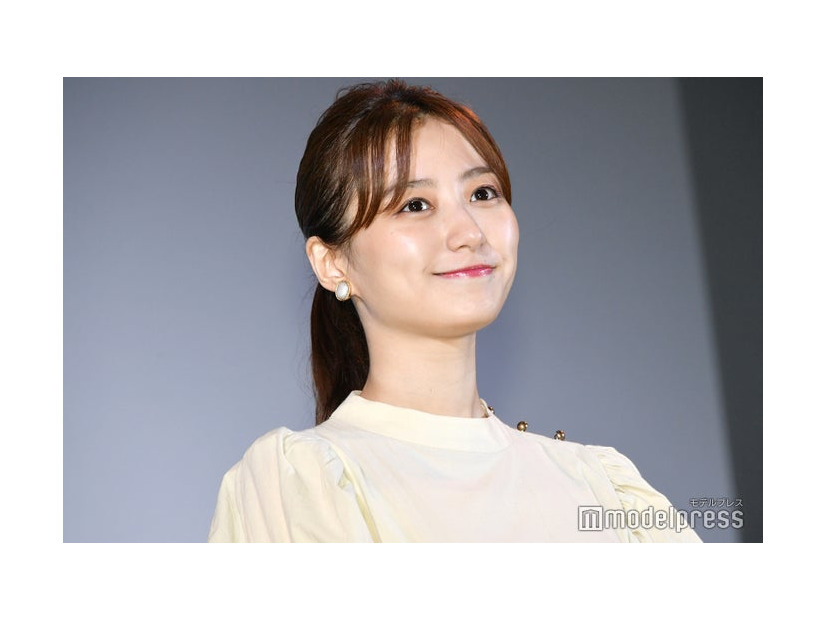 暗髪の高田里穂（C）モデルプレス