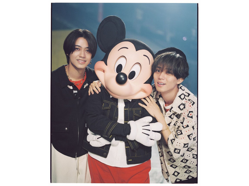 高橋海人、ミッキーマウス、永瀬廉／写真：松岡一哲（C）Disney