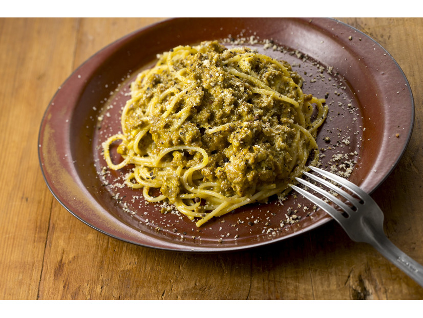 パパッと15分で完成！パスタとカレーの夢の共演「カリーボナーラ」