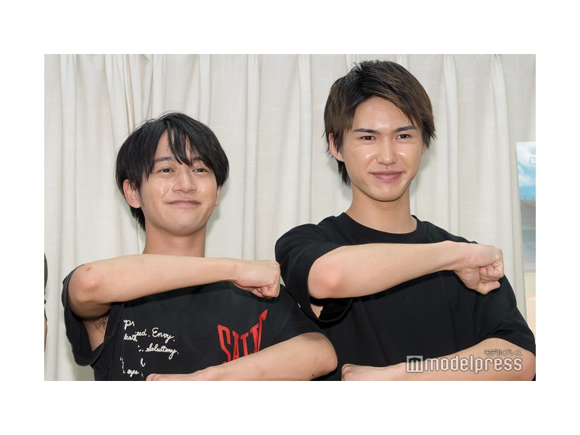 舞台「あの夏、君と出会えて～幻の甲子園で見た景色～」囲み取材に出席した藤井直樹、岡崎彪太郎（C）モデルプレス