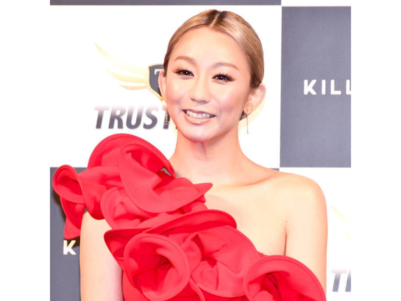 42歳の倖田來未、美の原動力は夫＆13歳の息子「常に努力は忘れてはいけないなと」