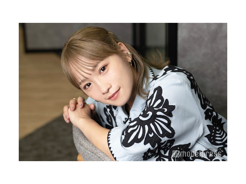 モデルプレスのインタビューに応じた川栄李奈（C）モデルプレス