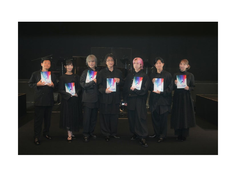 （左から）岸尾だいすけ、佐倉綾音、岡本信彦、緑川光、佐久間大介、下野紘、井上麻里奈 （提供写真）