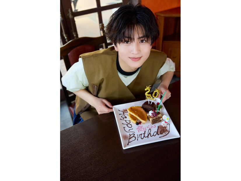 柏木悠1st写真集「19→20」（C）KADOKAWA／撮影＝諸井純二