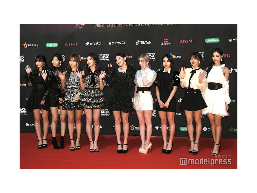 TWICE （C）モデルプレス