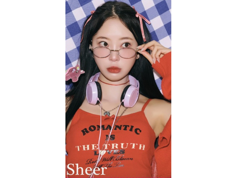堀未央奈デジタルフォトブック「Sheer」カード（提供写真）