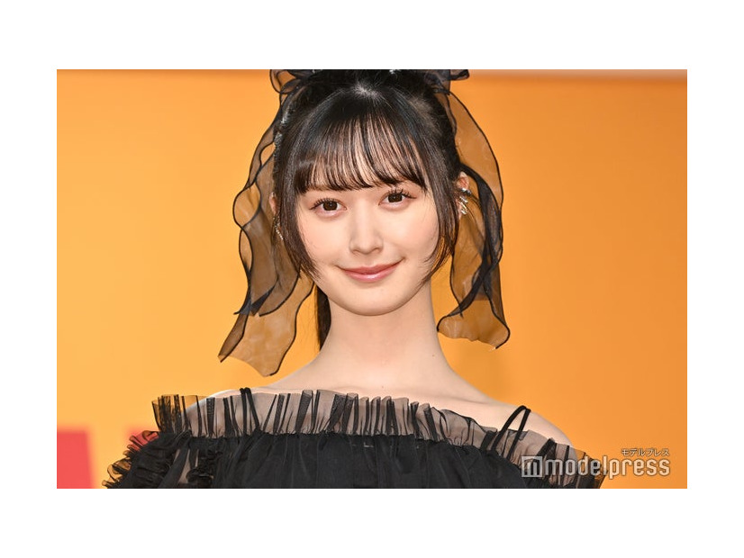 黒髪の山本望叶（C）モデルプレス