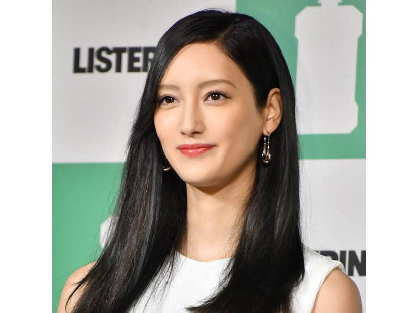 菜々緒、“芝居愛が強い”鈴木亮平のギャップあふれる素顔を明かす「ちょっとお茶目なところが…」