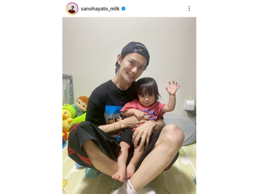 「メロい」佐野勇斗、親友の子供を抱っこしたほっこりSHOTに反響「将来絶対いいパパになるよ！」