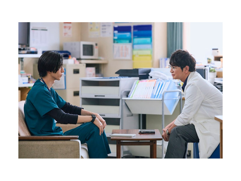 清水尋也、松本潤「19番目のカルテ」（C）TBSスパークル／TBS（撮影：加藤春日）
