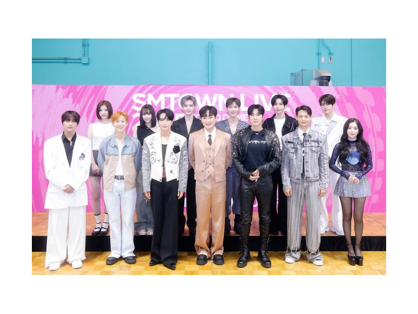 （後列左から）ジウ（Herts2Hearts）、ジゼル（aespa）、ジェミン（NCT DREAM）、テン（WayV）、ショウタロウ（RIIZE）、シオン（NCT WISH）（前列左から）ヘチャン（NCT 127／NCT DREAM）、スホ（EXO）、イトゥク（SUPER JUNIOR）、カンタ、ユンホ（東方神起）、ミンホ（SHINee）、アイリーン（Red Velvet）（C）田中聖太郎写真事務所