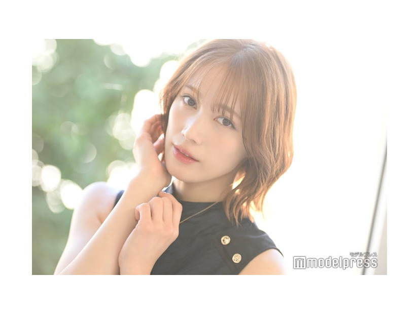 茶髪の中村ゆりか（C）モデルプレス