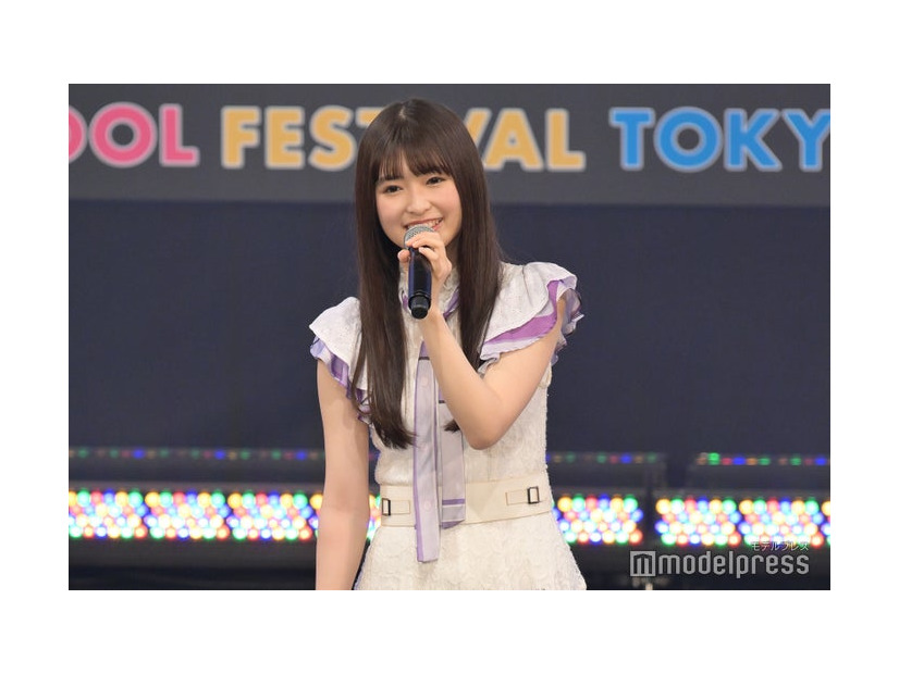 黒髪の小川彩／2022年撮影（C）モデルプレス