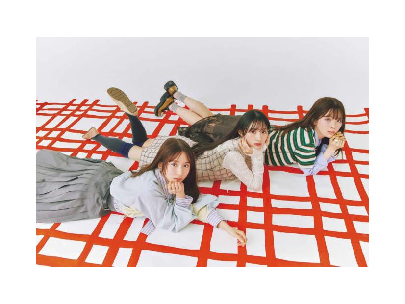 乃木坂46筒井あやめ、川崎桜＆菅原咲月と誌面で初共演！後輩2人のファッションもプロデュース