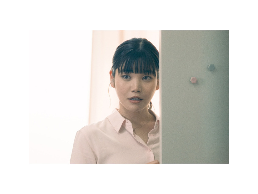 『ミーツ・ザ・ワールド』©金原ひとみ／集英社・映画「ミーツ・ザ・ワールド」製作委員会