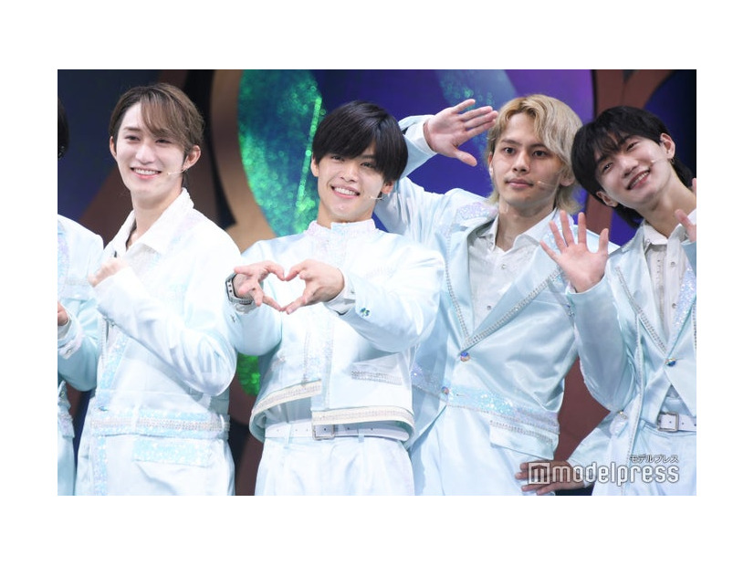 舞台「ANDO」囲み取材に出席した橋本涼、菅田琳寧、矢花黎、川崎星輝（C）モデルプレス