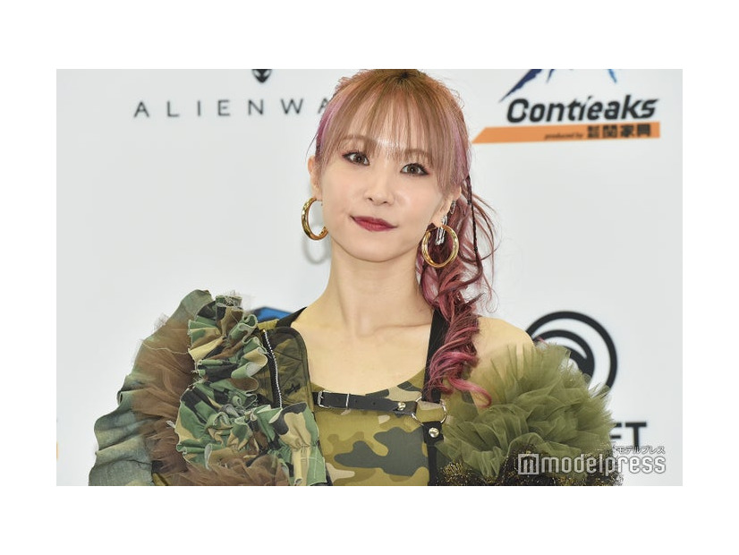 ロングヘアのLiSA（C）モデルプレス