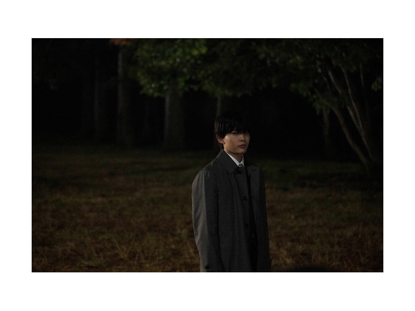 長尾謙杜（C）2025「俺ではない炎上」製作委員会（C）浅倉秋成／双葉社