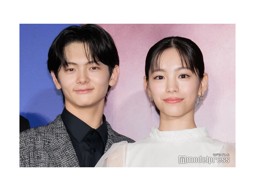 「ストロベリームーン 余命半年の恋」完成披露試写会に出席した齋藤潤、當真あみ（C）モデルプレス