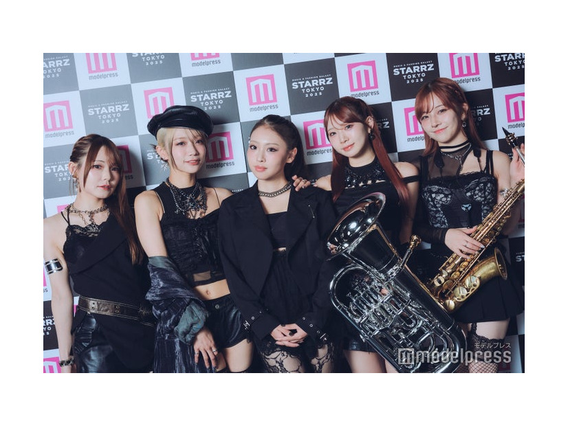 モデルプレスのインタビューに応じた（左から）杏実、栞音、愛佳、聖奈、佳子／CiON（C）モデルプレス