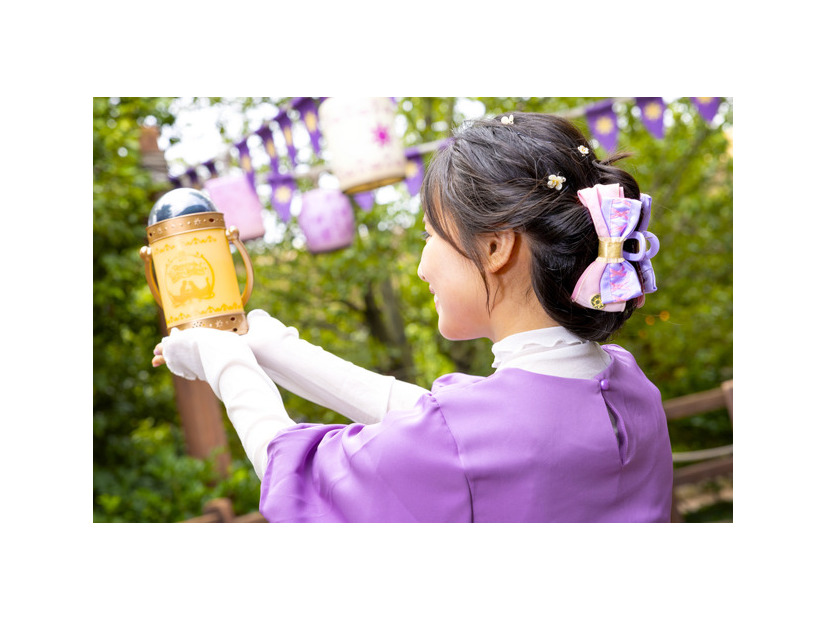 東京ディズニーシー「ファンタジースプリングス」の世界観あふれる新グッズが登場！みんなで着られるパーカーやマフラーも