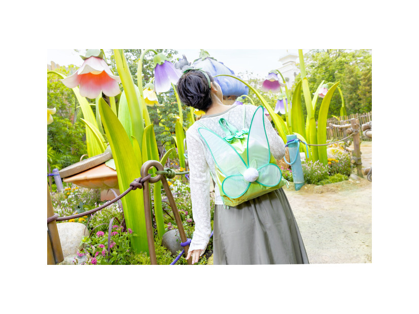 東京ディズニーシー「ファンタジースプリングス」の世界観あふれる新グッズが登場！みんなで着られるパーカーやマフラーも