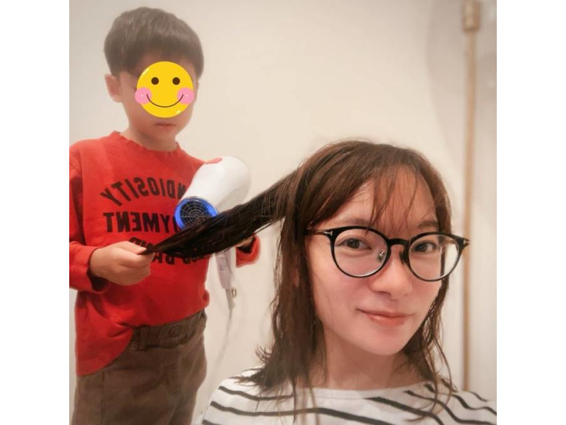 保田圭、7歳息子に身を任せた“愛おしい時間”SHOTを公開「ありがとう」