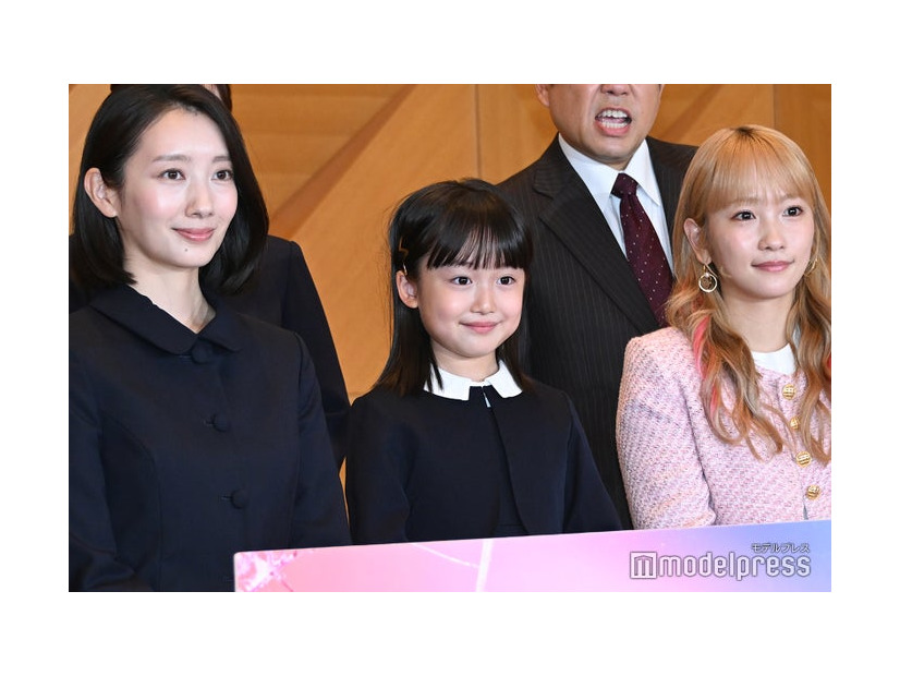 「フェイクマミー」制作発表会見に出席した波瑠、池村碧彩、川栄李奈（C）モデルプレス