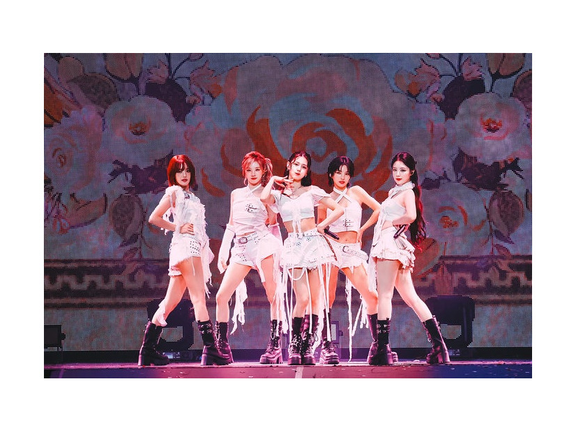 i-dle／ミンニ、ウギ、ミヨン、ソヨン、シュファ（C）CUBE ENTERTAINMENT／Photo by YOSHIHITO KOBA、アンザイミキ