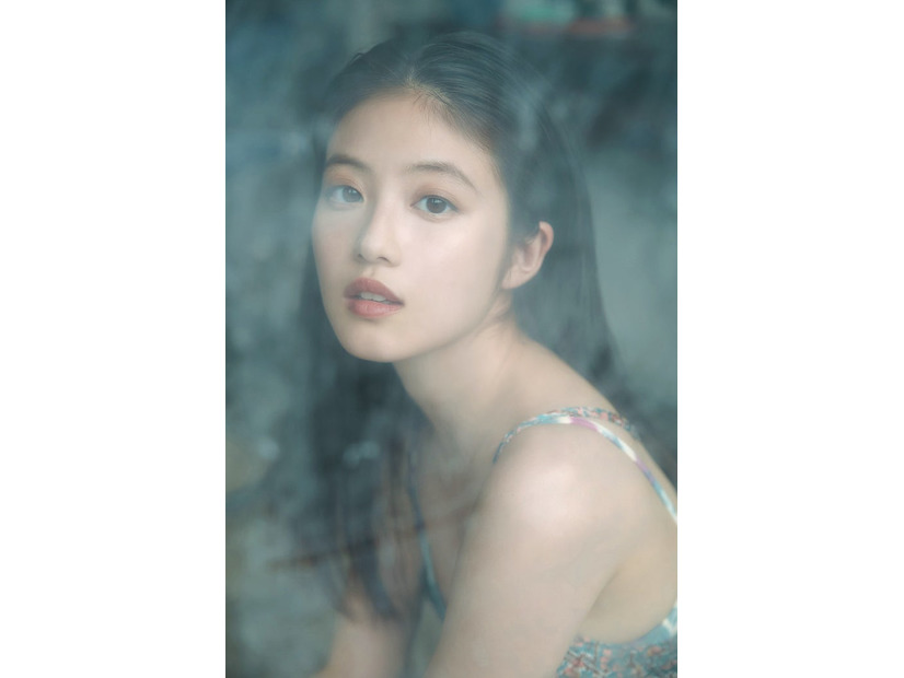 撮影＝三宮幹史／『今田美桜写真集 ラストショット』（講談社）デジタル版限定特典カットより