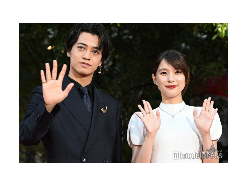 高橋海人、芳根京子（C）モデルプレス