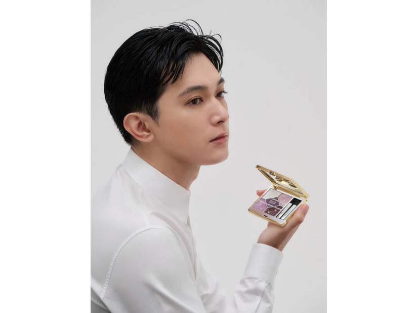 吉沢亮、シンプルな白シャツ姿で際立つ圧巻の美！空前のヒット作『国宝』を経た心境も明かす