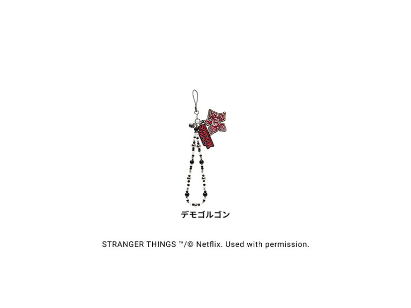 iFace チャームストラップ 3,300円（税込3,630円）