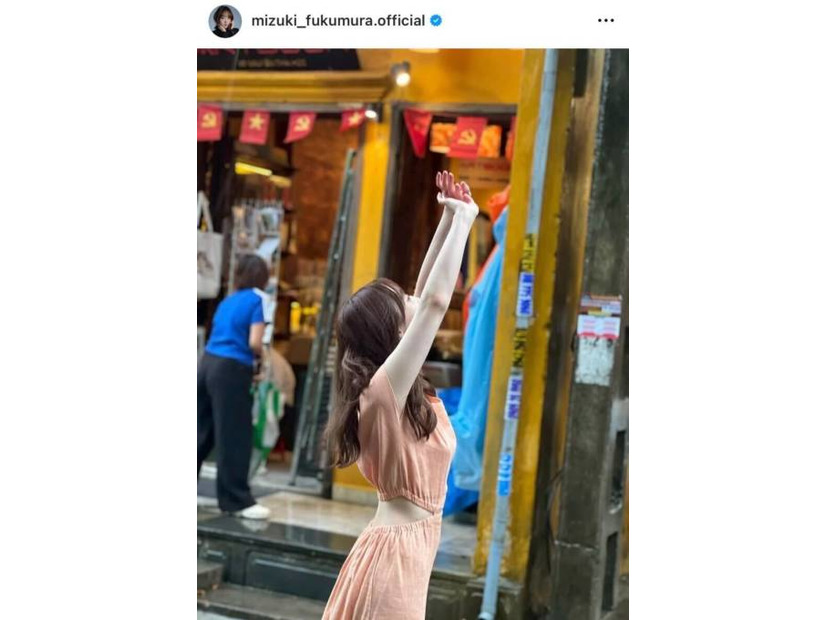 譜久村聖、ほっそりウエストちらり！ベトナムでのオフSHOTに反響「可愛すぎる」「お肌も白くて細くて綺麗」