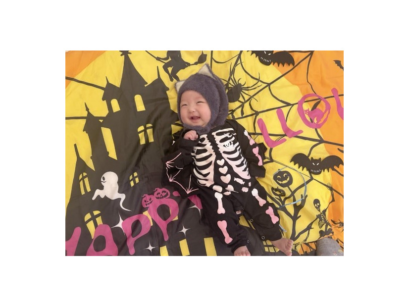 辻希美、次女の可愛らしいハロウィンSHOT披露「今日のあたちは誰よりも早く仮装してるよ」