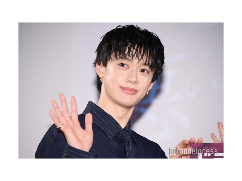 現場のムードメーカー小川史記（C）モデルプレス