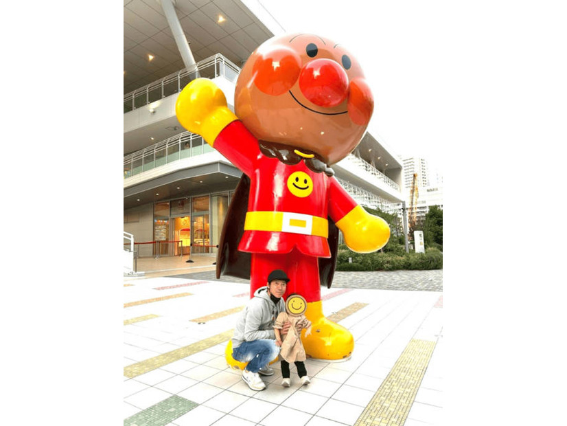 東貴博、1歳次女が“アンパンマンミュージアム”デビュー「あっちこっちで大はしゃぎ」「また連れてこ～！」