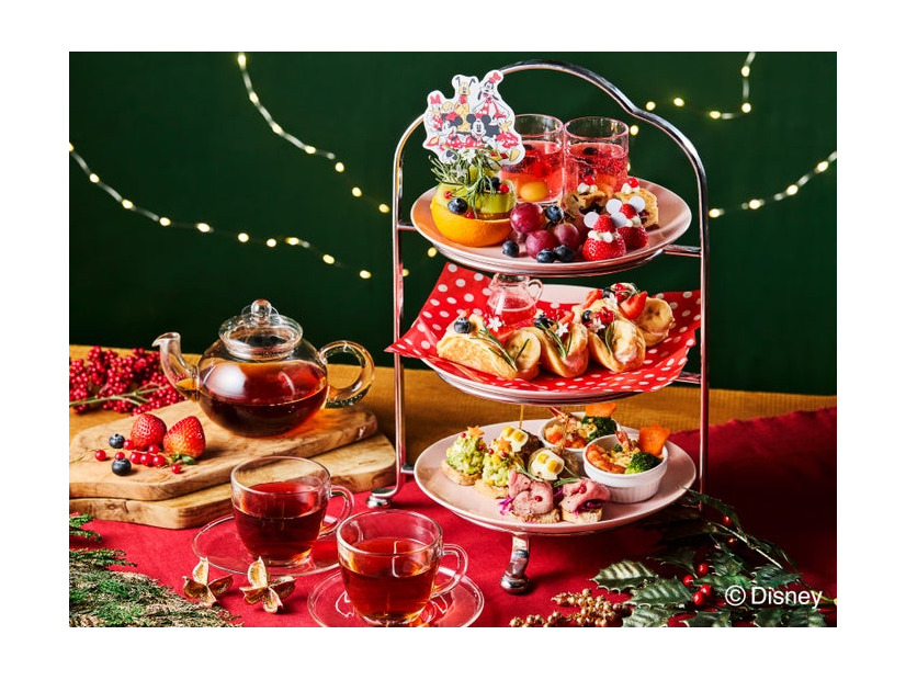 マジカルChristmas☆アフタヌーンティーセット（ドリンク付）1名 4,290円（税込）※2名分からの注文（C）Disney
