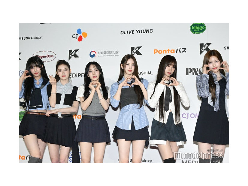 izna／ココ、マイ、ユ・サラン、バン・ジミン、チェ・ジョンウン、チョン・セビ（C）モデルプレス