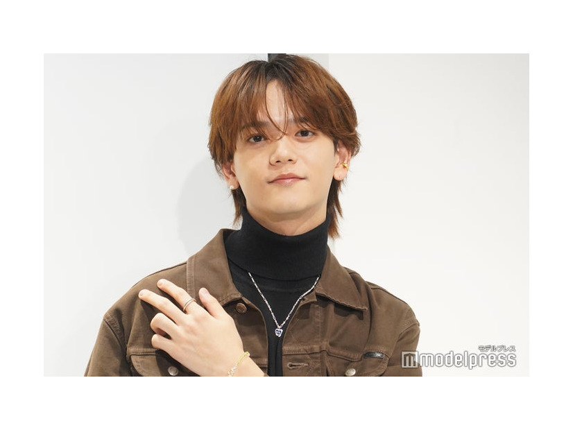 「QUESERA」オープン前⽇囲み取材に登場した中島颯太（C）モデルプレス