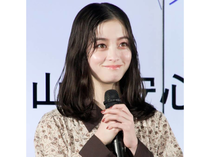 橋本環奈、コメディ作品での“強敵”俳優に恨み節？「笑うまでやるんですよ」