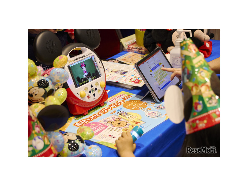 ワールドファミリーのブースのようす