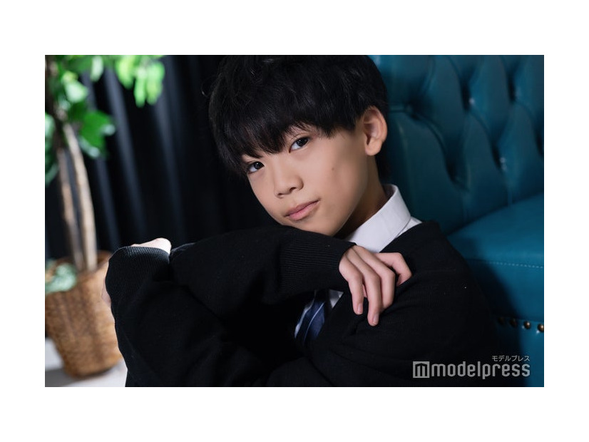 モデルプレスのインタビューに応じた芹川壽都くん（C）モデルプレス