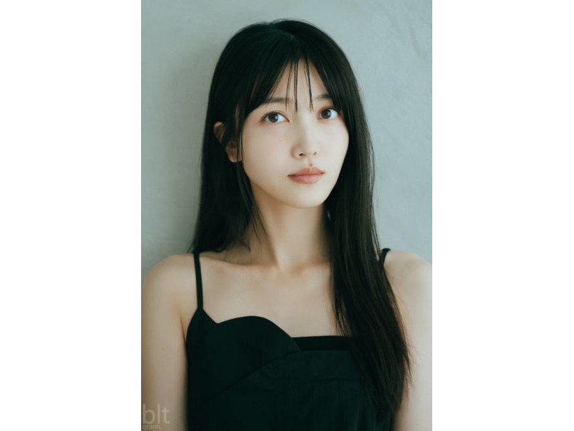 乃木坂46久保史緒里、透き通るような肌が美しいキャミソールSHOT！卒業を控えた思いの丈も語る